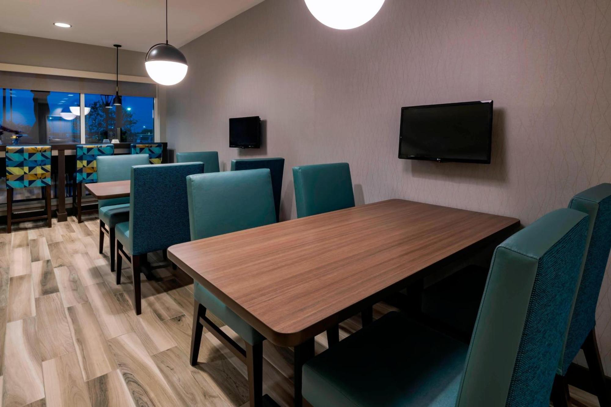 Towneplace Suites By Marriott Левънуърт Екстериор снимка