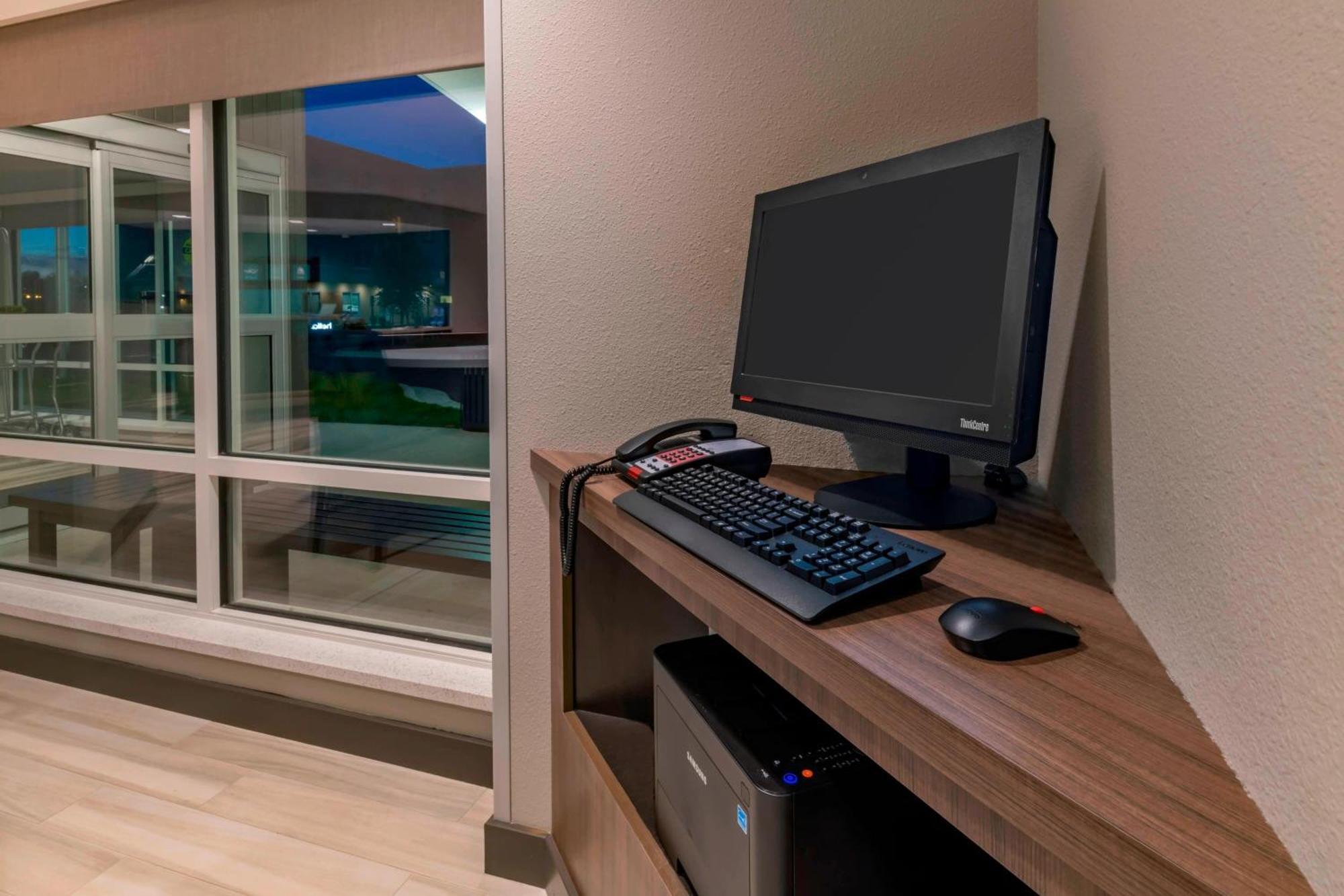 Towneplace Suites By Marriott Левънуърт Екстериор снимка